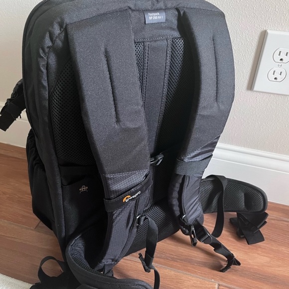 NWOT Lowepro Camera Bag - Picture 9 of 10